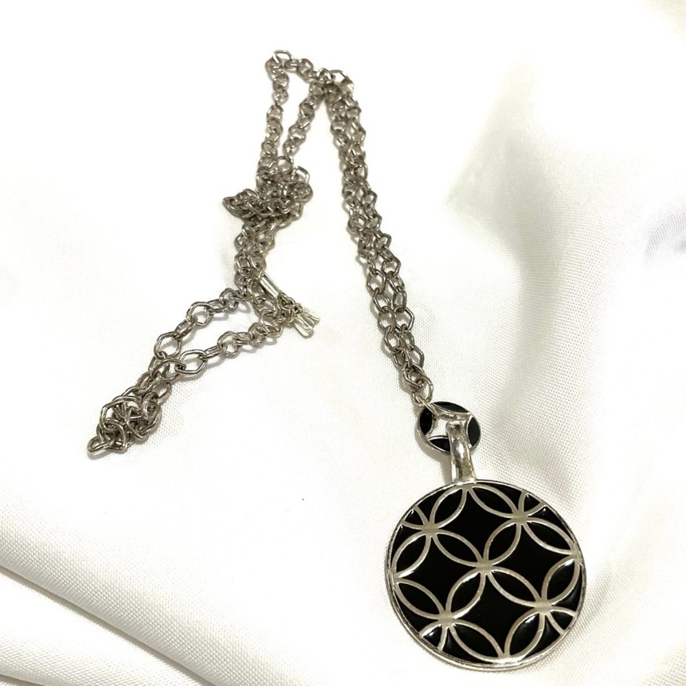 Heavy Premier Designs Silver Tone Chain with Pendant - Picture 5 of 6